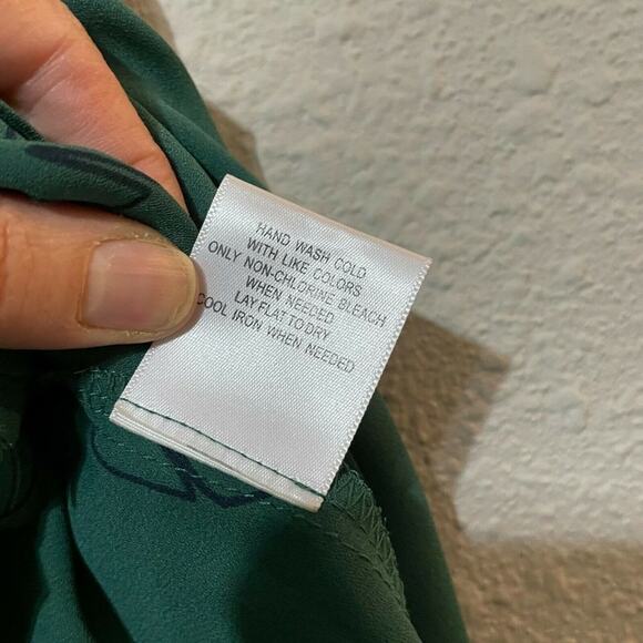 Modcloth Womens Green Palm Leaf V Neck Flutter Sleeve Back Tie Blouse Top Sz XXS - Picture 8 of 8